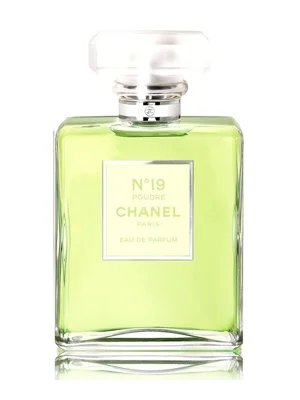 N°19 Poudré Eau de Parfum bottle